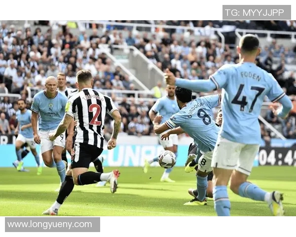 狼队与南安普敦激战正酣谁能在英超赛场上笑到最后